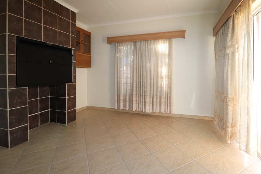 3 Bedroom Property for Sale in Flimieda North West